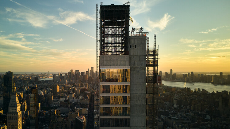 Meganom Nears Completion of 262 Fifth Avenue Residential Skyscraper in New York City - Image 1 of 17
