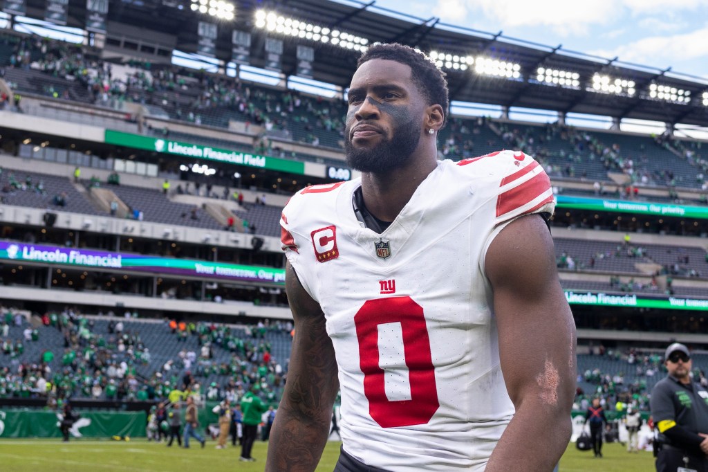 New York Giants player Brian Burns walking off the field at Lincoln Financial Field.
