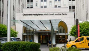 Lifeless newborn dropped off at NYC hospital by mom died of homicide: medical examiner