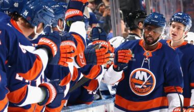 Islanders grind out ugly win over Lightning to snap losing streak