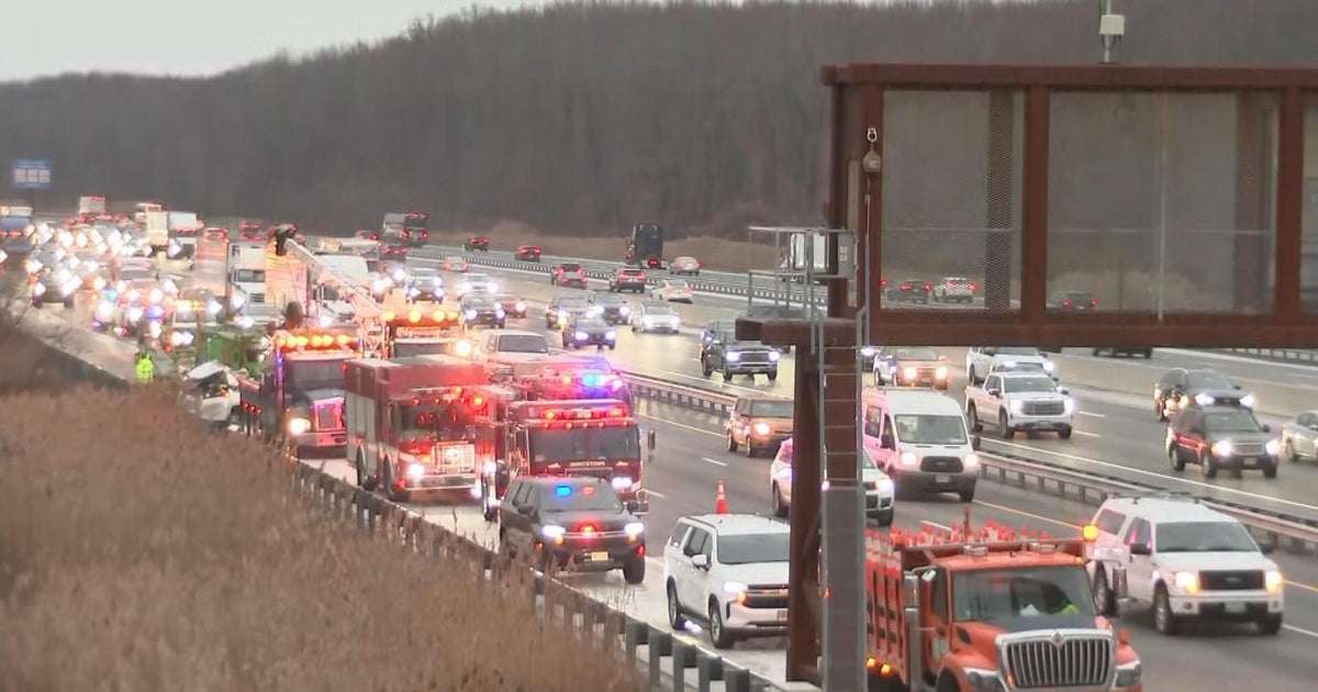 Crash on N.J. Turnpike in East Windsor Township leaves 3 dead; Philadelphia man injured, state police say
