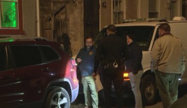 2 wanted for allegedly shooting man after trying to rob him of his coat in Philadelphia, police say