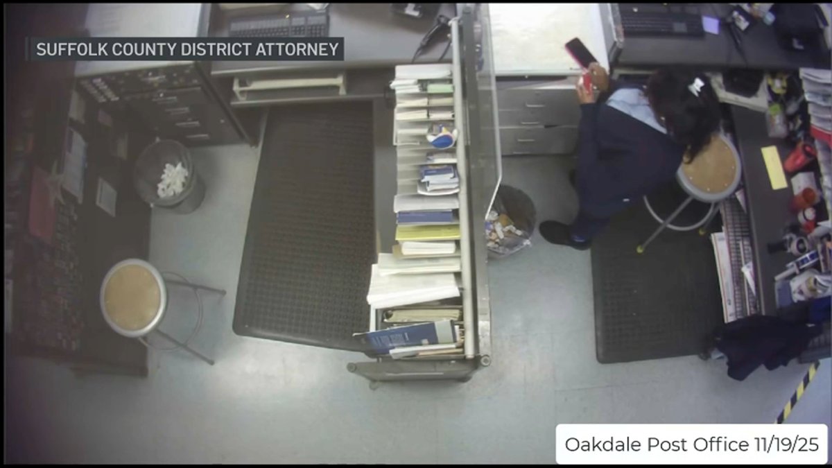 Long Island postal worker accused of stealing gift cards in mail – NBC New York