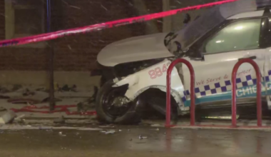 Chicago police squad car wrecked in Wrigleyville crash