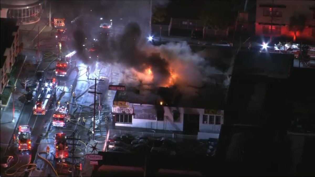 Fire rips through San Pedro bicycle shop – NBC Los Angeles