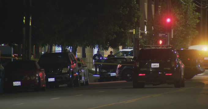 Los Angeles police officers shoot, kill armed man in San Fernando Valley