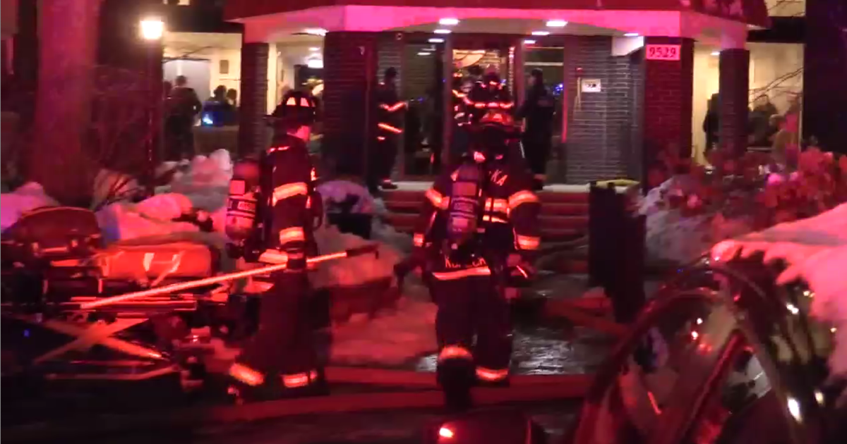 Fire leaves families displaced from condo building in Skokie, Illinois