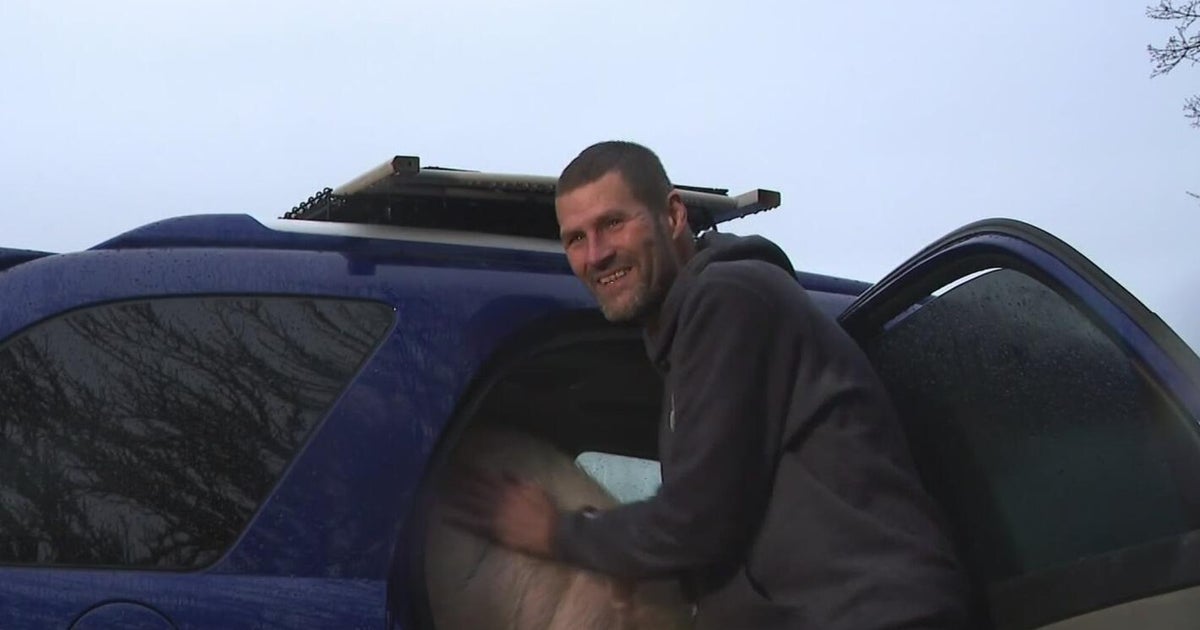 Oregon man living in car with pig, dog gets fresh start in Chicago