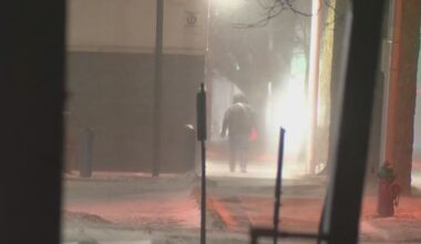 Chicago weather: Snow and strong winds create hazardous travel