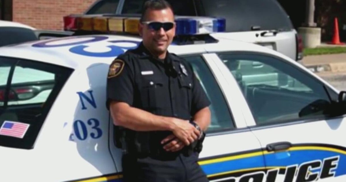 Fort Worth honors fallen Officer Henry Nava Jr. 20 years after line-of-duty death