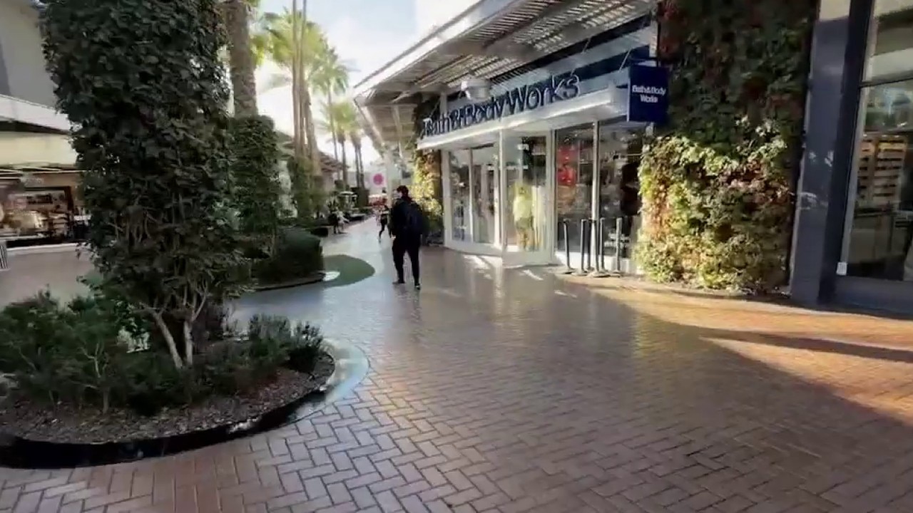 Families adjust holiday expectations as Christmas approaches