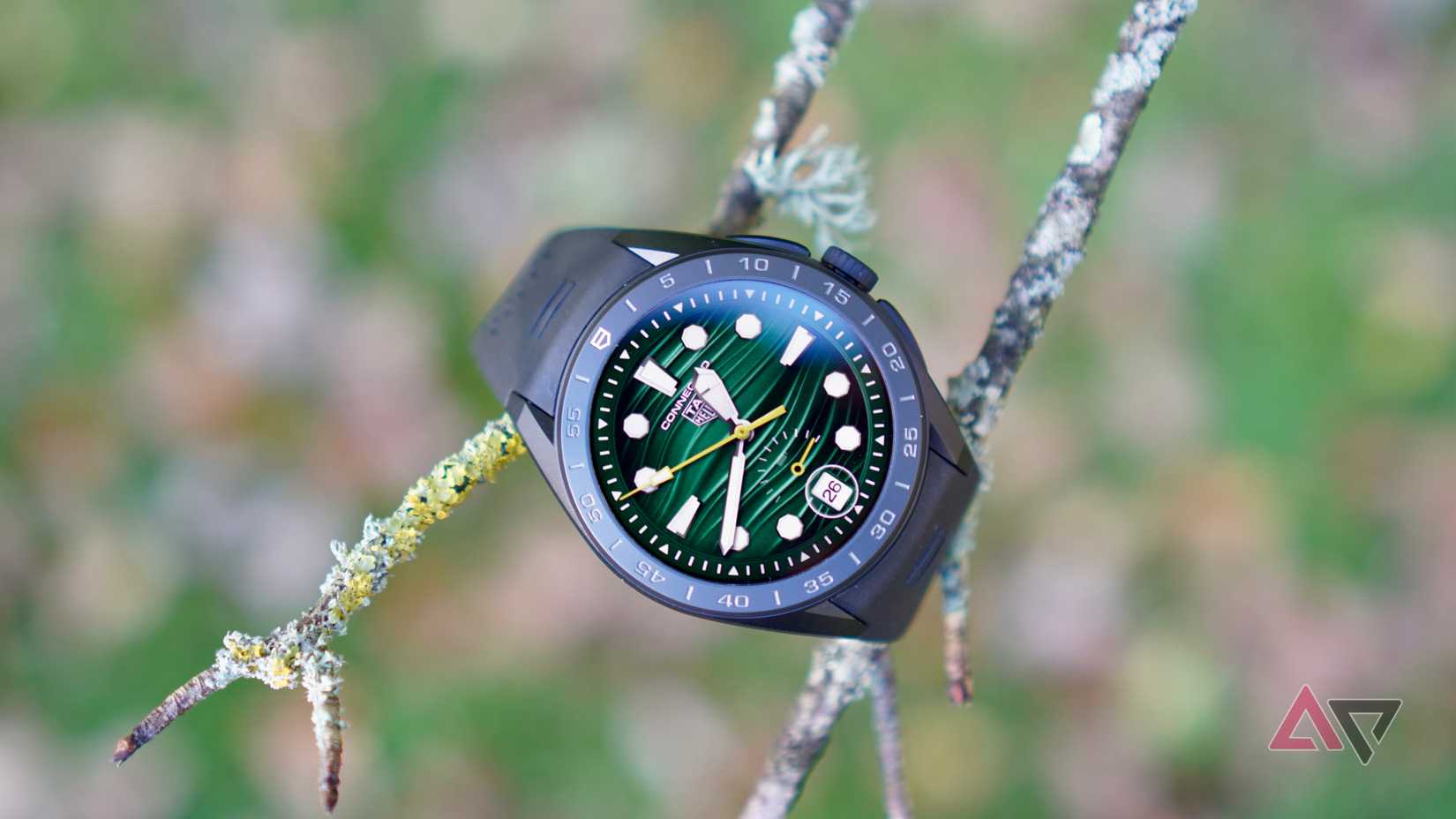 The Aquaracer watch face on the Tag Heuer Connected Calibre E5