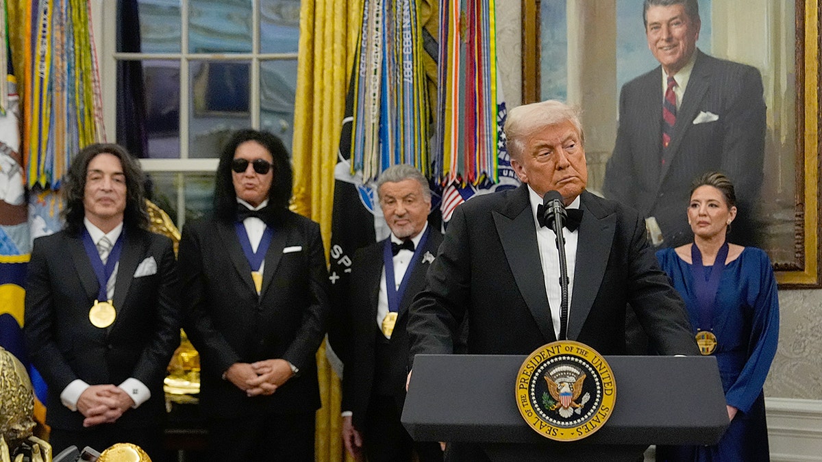 President Trump gives out the Kennedy Center Honors medals