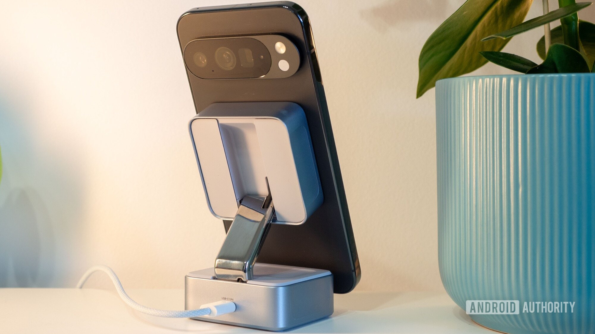 ugreen qi2 25w charger 3 in 1 stand 5 ugreen qi2 25w charger 3 in 1 stand 5