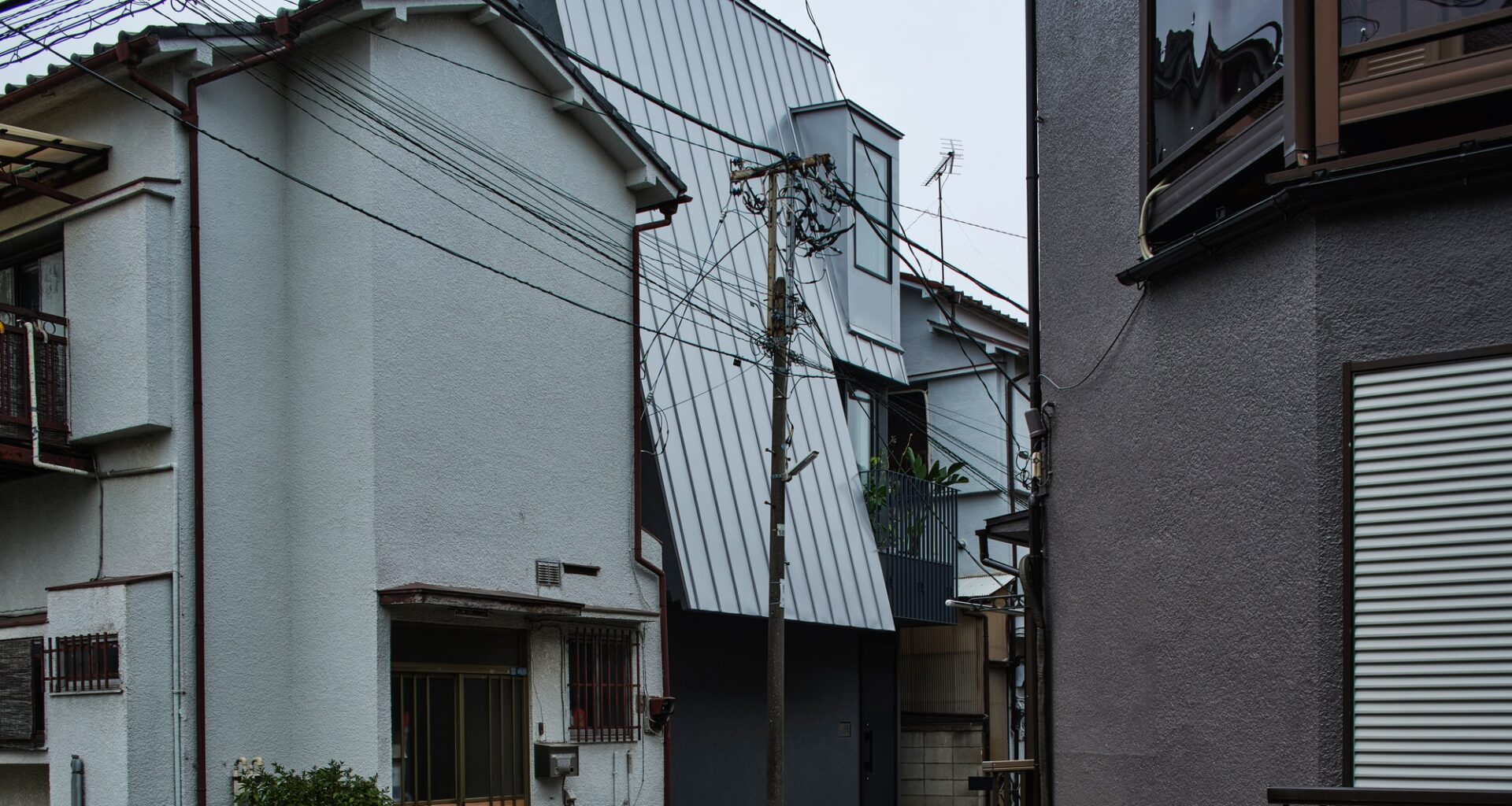 House 14° / Akaike Kazuhito Architect ＆ Associates