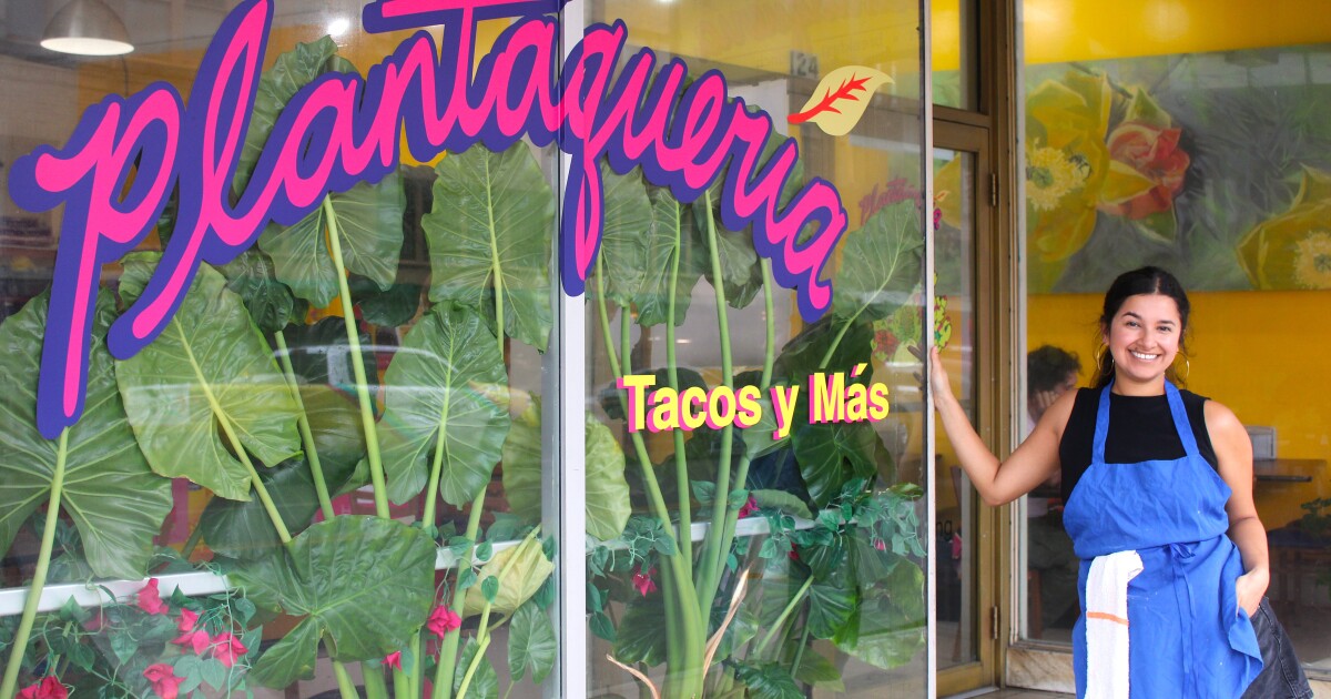 Vegan taquería preserves traditional Mexican flavors