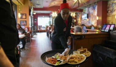 Chain restaurants are everywhere. How do they stay alive? : NPR