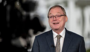 Hassett says Federal Reserve can reject Trump's views if he is chair