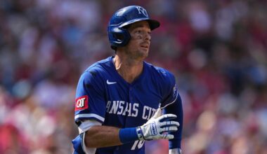 Veteran outfielder Mike Yastrzemski signs a 2-year deal with the Braves