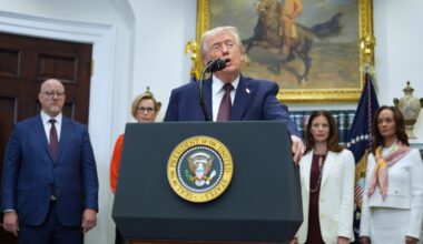 9 big pharmaceutical companies agree to lower drug prices for Medicaid