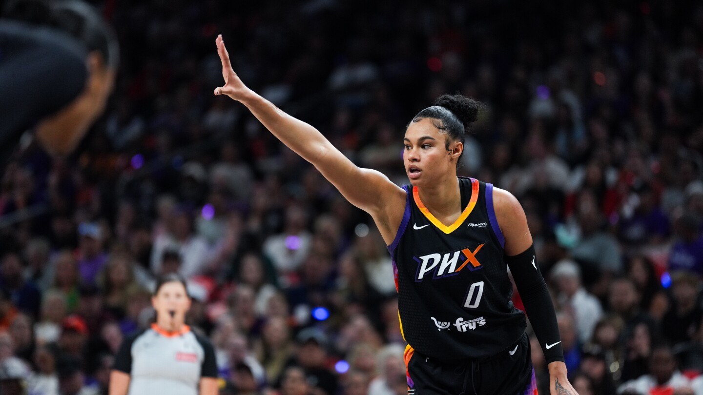 Mercury overcome 13-point deficit in 4th quarter, beat Lynx 86-81 to advance to WNBA Finals