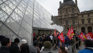 Louvre workers vote to extend a strike as the museum partially reopens