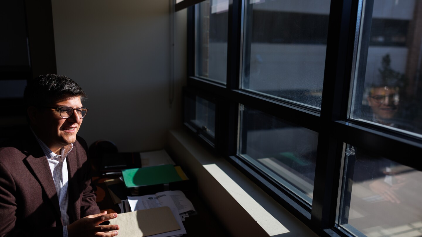 Colleges are using AI tools to analyze admissions essays, applications