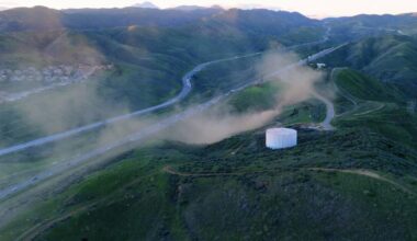 Gas line explosion in Castaic prompts 5 Freeway closure