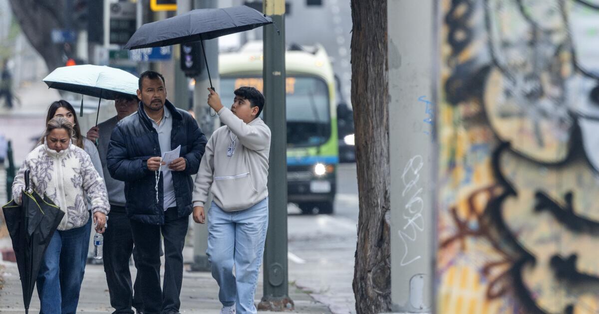 Deadly winter storm arrives in Southern California, bringing flood, travel risks