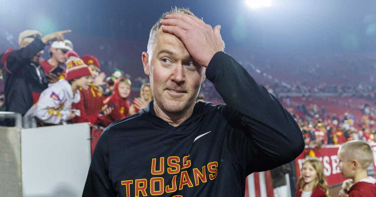 Who's to blame for USC-Notre Dame football scheduling fiasco?