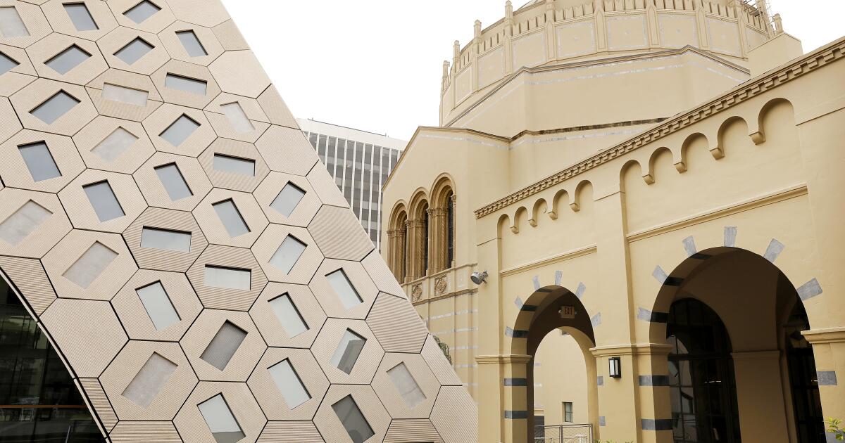 Protest at synagogue in Koreatown ends in arrests, hate accusations