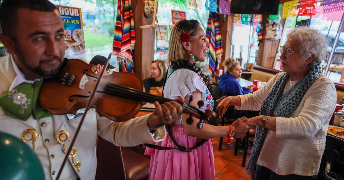 L.A. County offering cash back for shopping local with gift cards