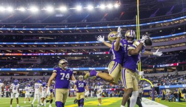 Washington snags five picks, pummels Boise State in L.A. Bowl