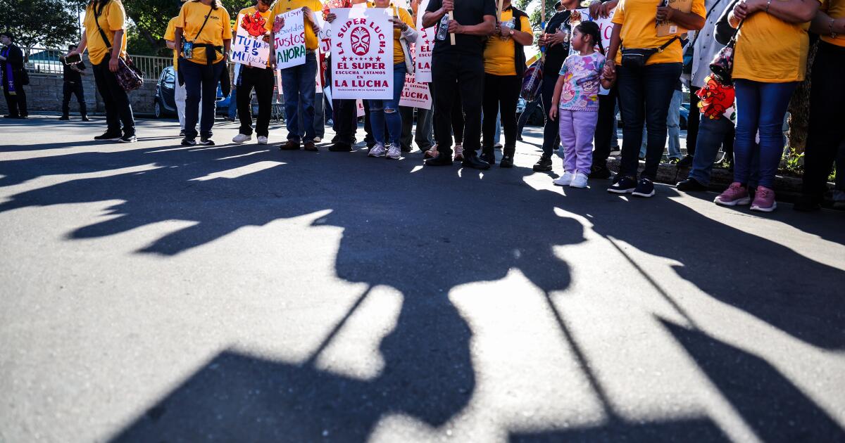 California unemployment rises in September as forecast predicts slow jobs growth