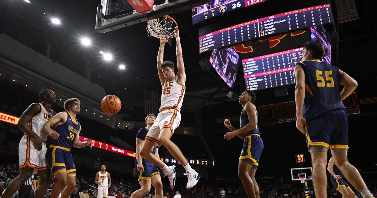 After scrambling to find an opponent, USC dominates UC Santa Cruz