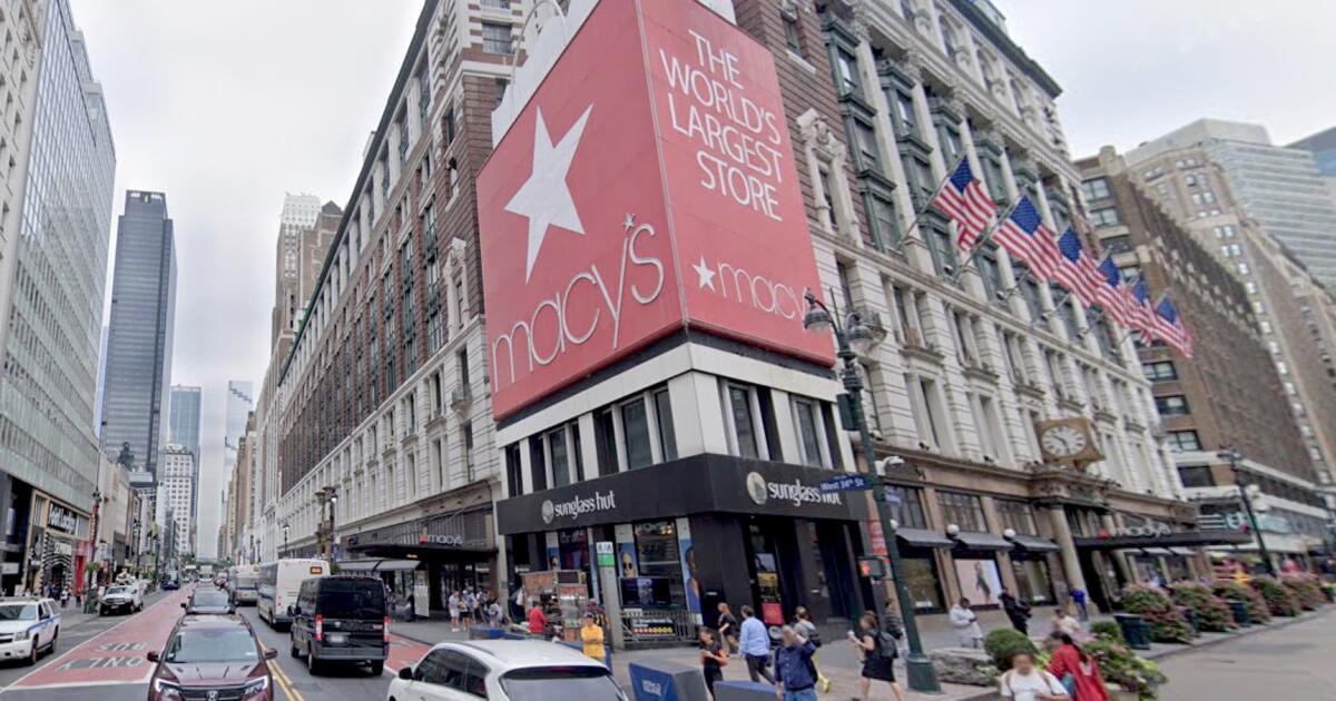 Sheriff employee stabbed while changing her baby in Macy's bathroom