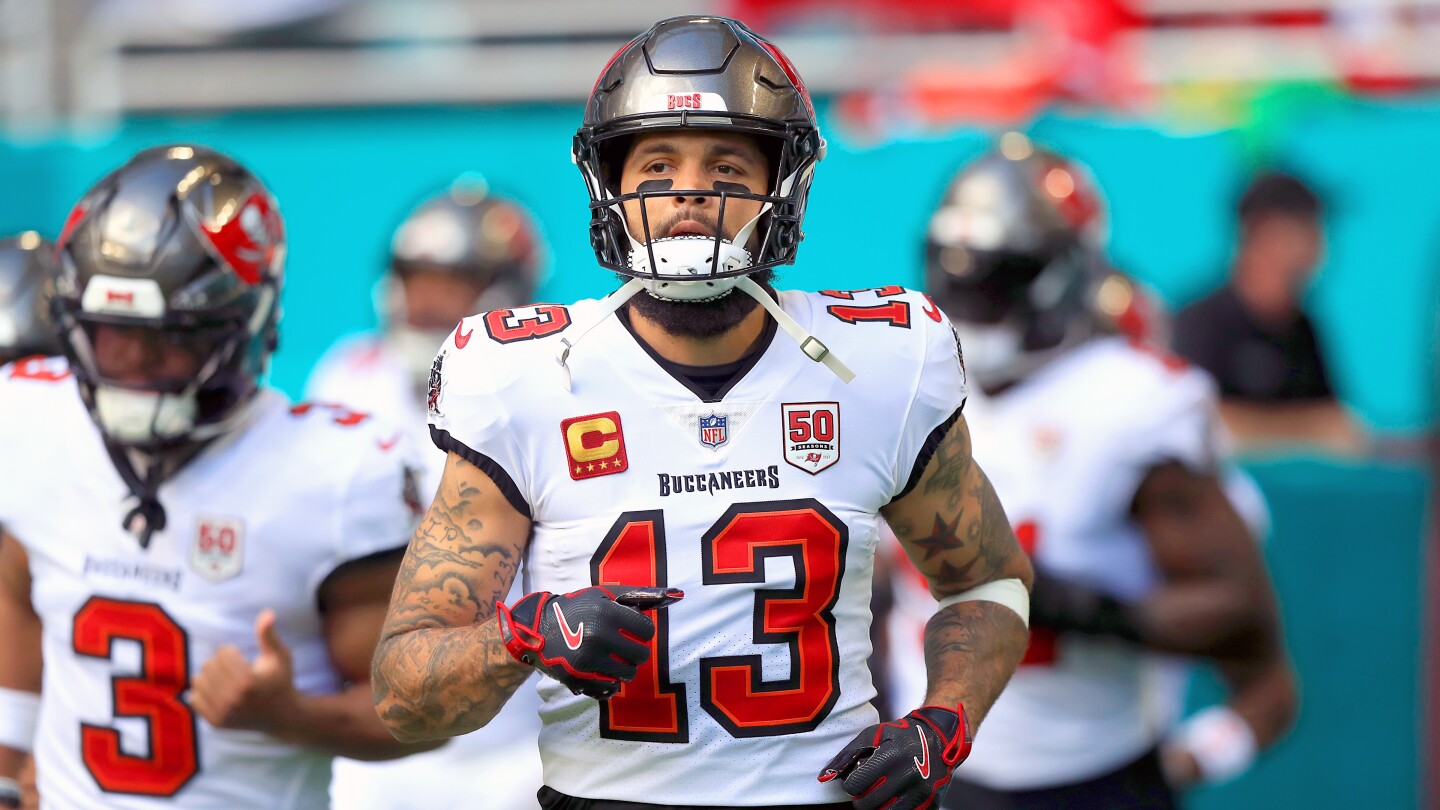 Mike Evans will think about 2026 "when the time is right"