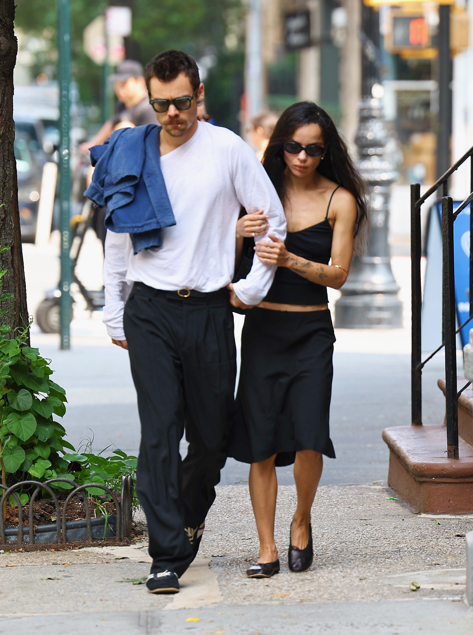 An image of Zo&euml; Kravitz and Harry Styles in New York in September 2025.