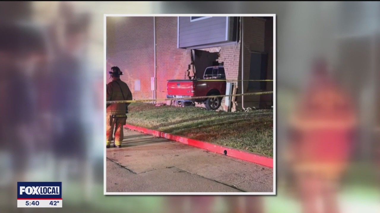 Car crash with FW apartment building kills 1