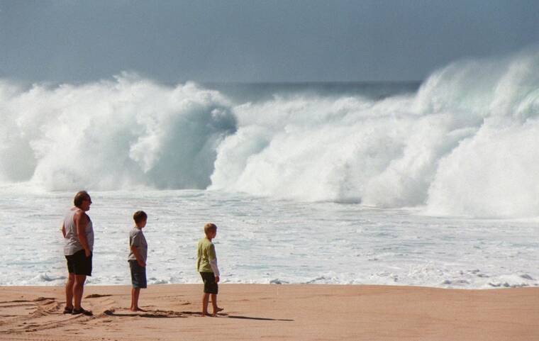 Dangerous surf, minor flooding expected across Hawaii coastlines