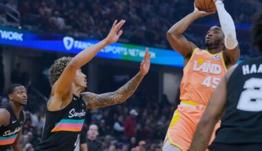 Donovan Mitchell scores 28 points, Cavaliers beat Spurs 130-117