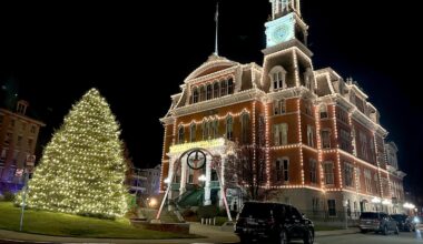 Hallmark holiday movie fans are flocking to Connecticut's quaint filming locations