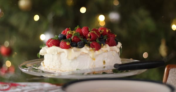 How to manage food allergies and dietary restrictions over the holidays