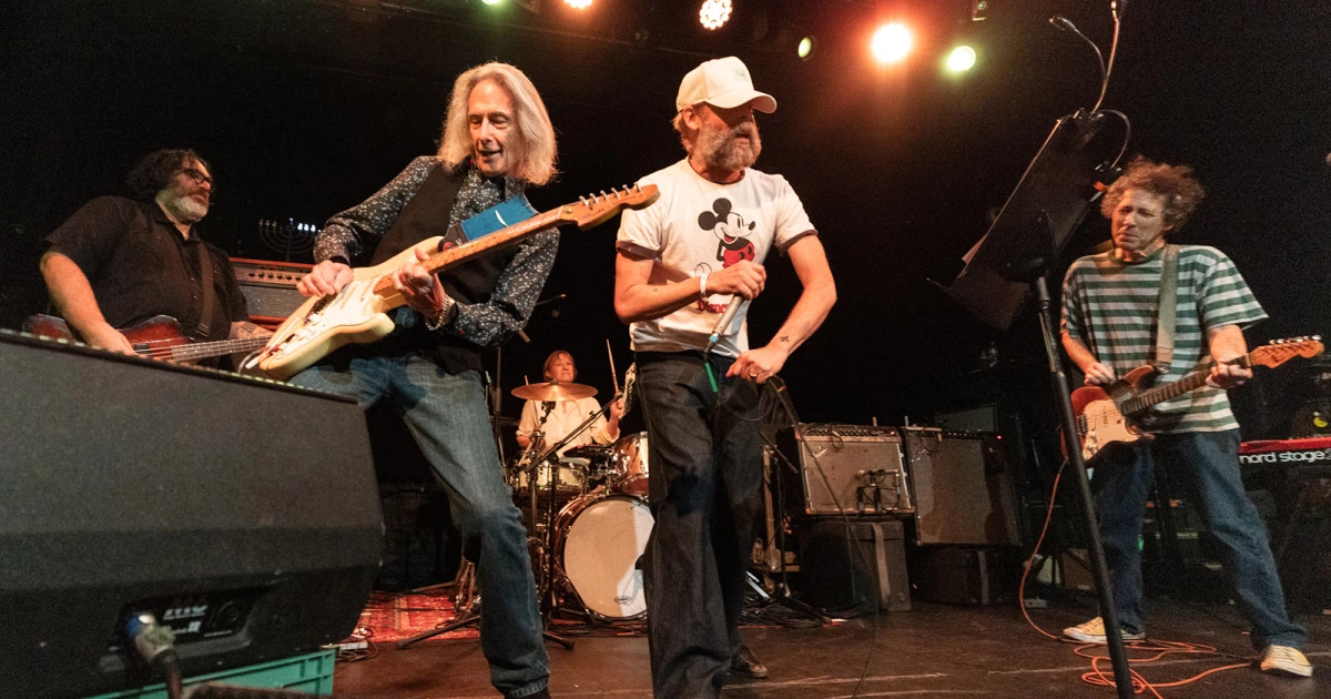 Bonnie 'Prince' Billy & Matt Berninger joined Yo La Tengo for Hanukkah Night 4 ++ Wyatt Cenac, Lenny Kaye & more (pics, setlist, video)