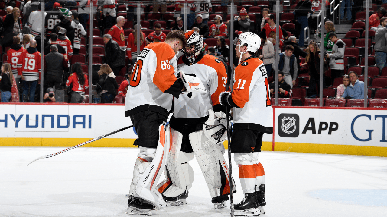 Konecny has goal, assist, Flyers hold off Blackhawks