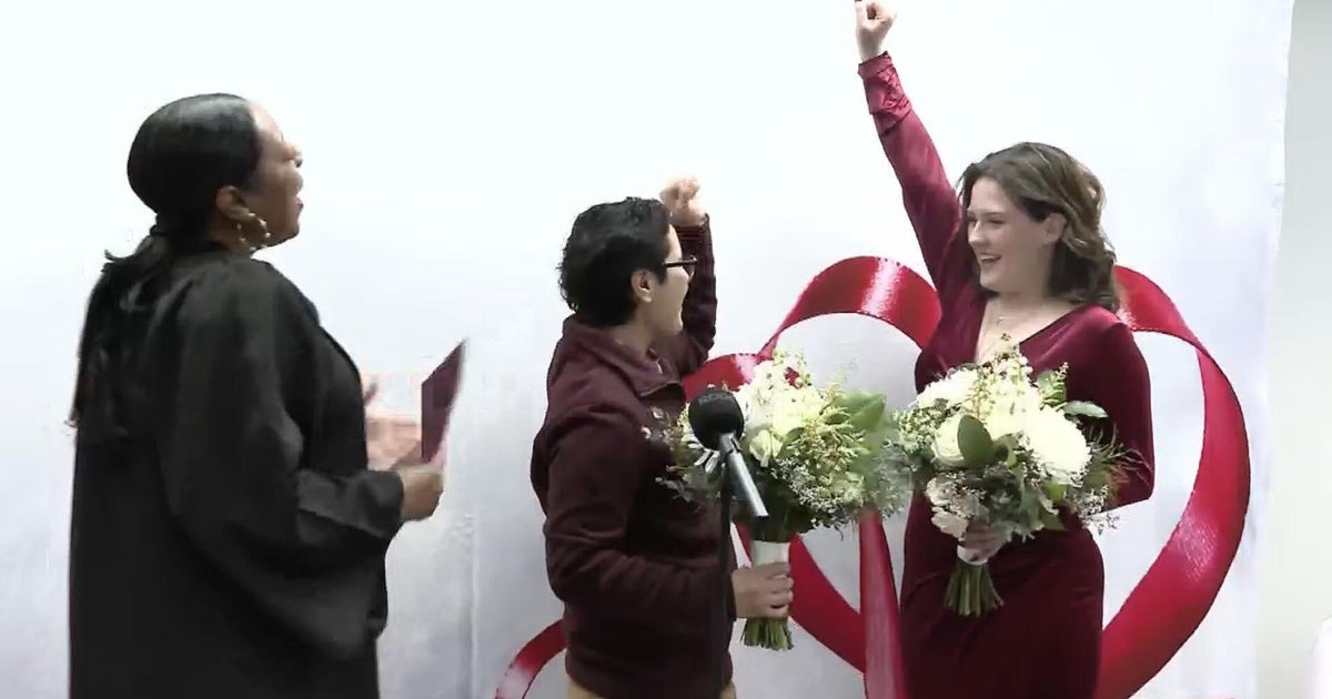 Humboldt Park couple becomes Cook County's first marriage of 2026