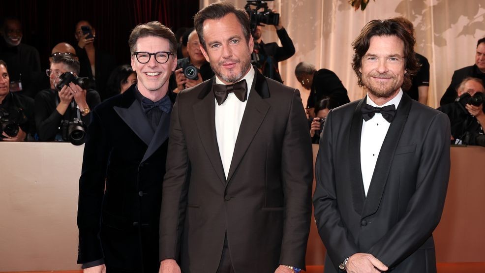 BEVERLY HILLS, CALIFORNIA - JANUARY 11: (FOR EDITORIAL USE ONLY) (L-R) Sean Hayes, Will Arnett and Jason Bateman  attend the 83rd Annual Golden Globe Awards at The Beverly Hilton on January 11, 2026 in Beverly Hills, California. (Photo by Amy Sussman/Getty Images)
