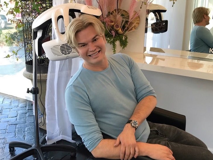 Hair stylist Kim Vo 2