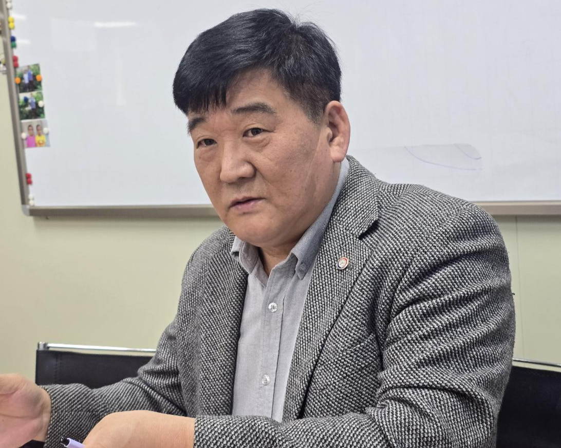 Korean Halal Authority (KHA) Managing Director Mustafa Jin Jae-nam speaks during an interview with The Korea Times at the agency’s office in Cheongju, North Chungcheong Province, Wednesday. Courtesy of KHA