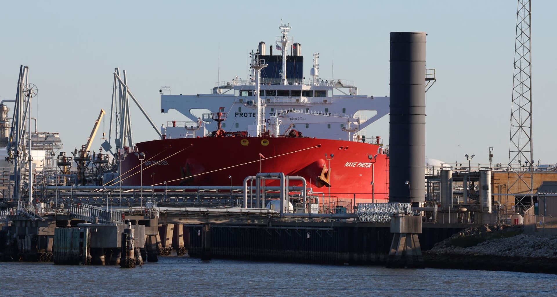 U.S. getting 30% higher price for Venezuela oil says energy chief